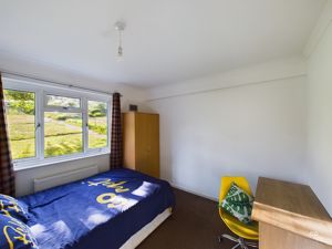 bed 3 - click for photo gallery